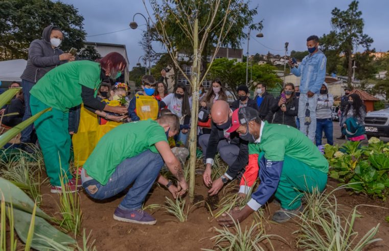 Adoção de praça e reinauguração de coreto marcam o lançamento do projeto ‘Florir Teresópolis’