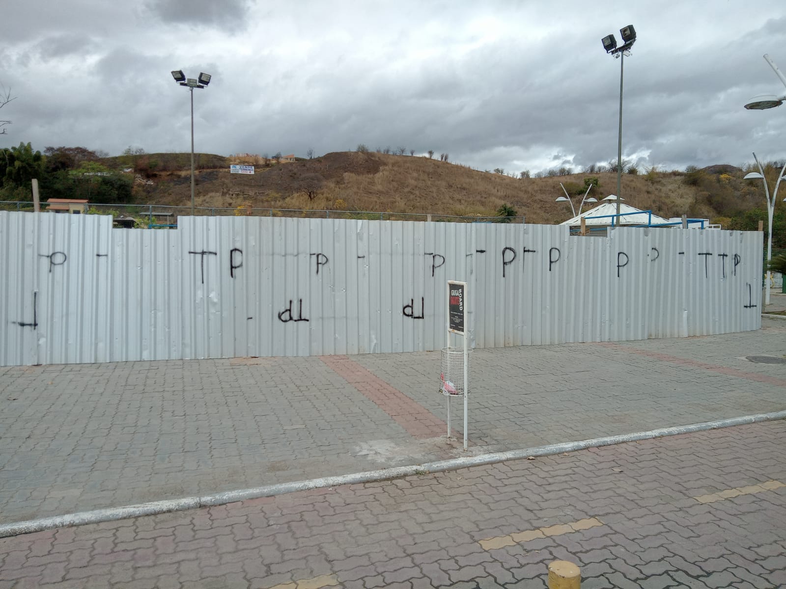 Prefeitura de Três Rios dá nício à revitalização da pista de Skate, localizada na Avenida Beira-Rio.