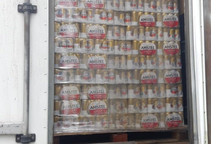 PRF aprende carga de cerveja avaliada em R$ 150 mil em Angra dos Reis