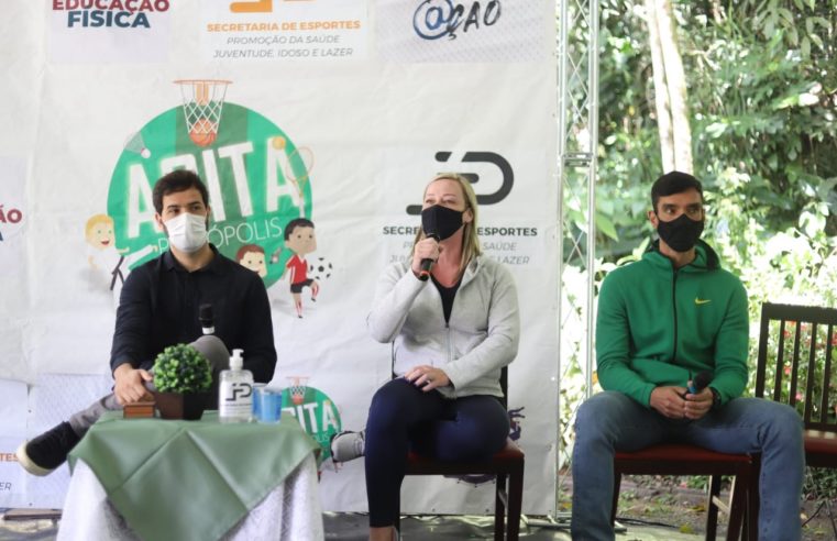 Dia do profissional de Educação Física é comemorado com roda de conversa e iluminação de atrativos