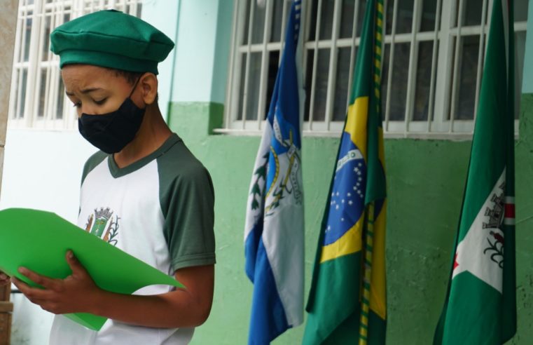 Alunos da rede municipal de ensino de Três Rios realizaram nesta sexta-feira, 03, atos cívicos em comemoração à Independência do Brasil