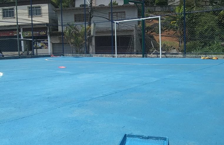 Quadra comunitária do Bataillard é reformada