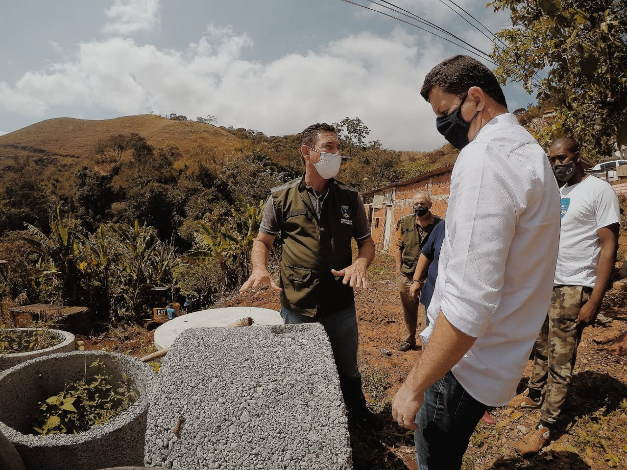 Instalação de fossas sépticas no Caxambu começa a ser feita