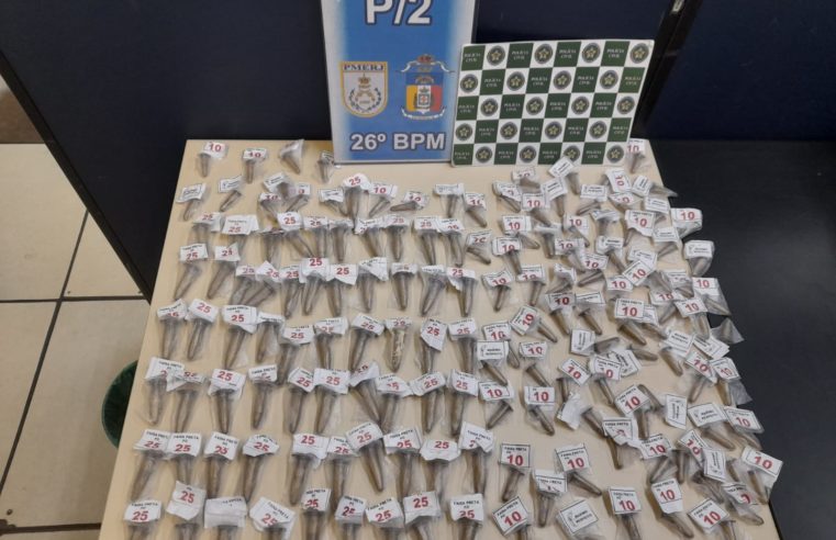 Polícia Militar apreende drogas em Corrêas