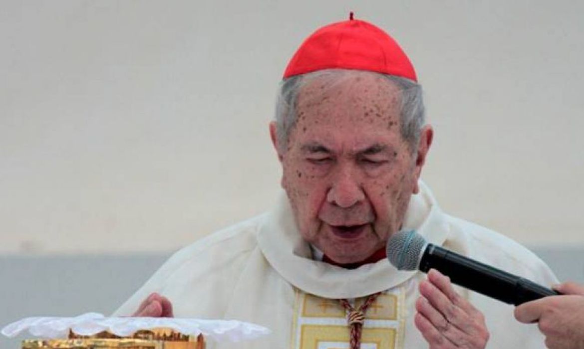 Arcebispo emérito de Brasília morre de covid-19
