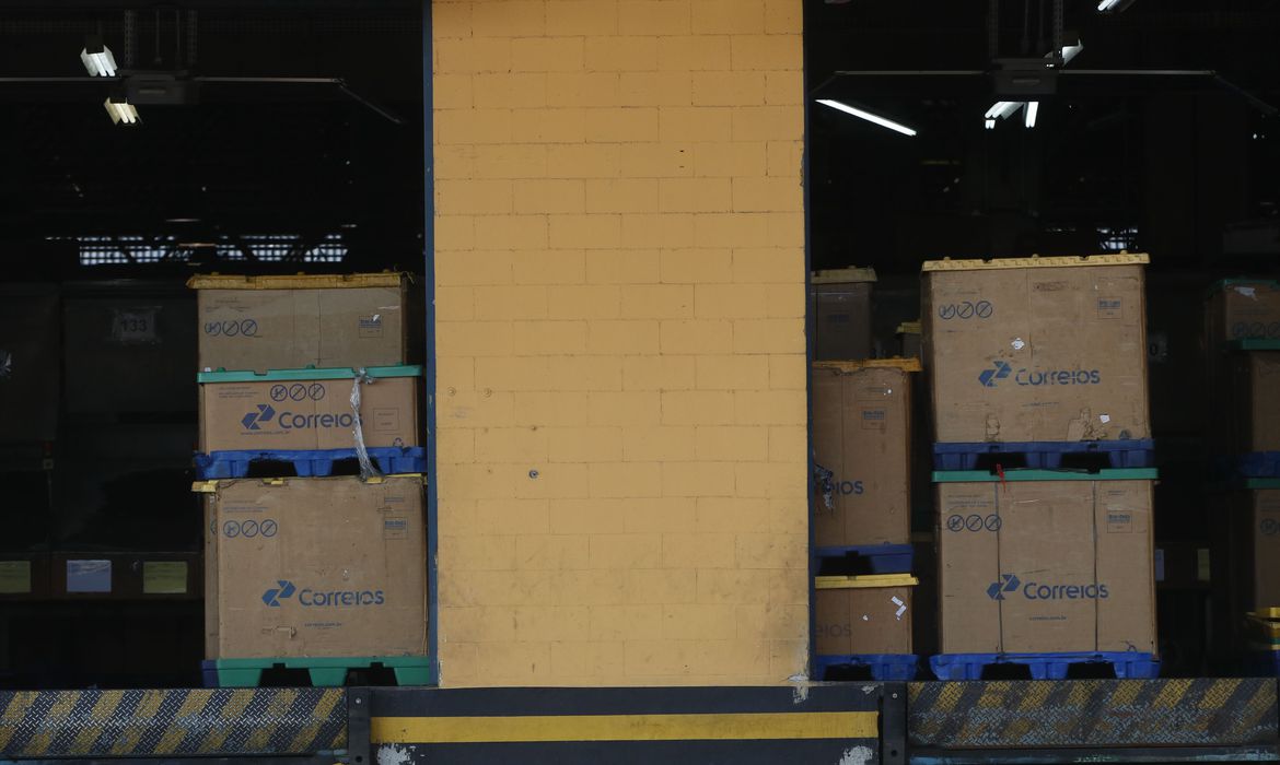 De roupa íntima a videogames, veja o que será leiloado pelos Correios
