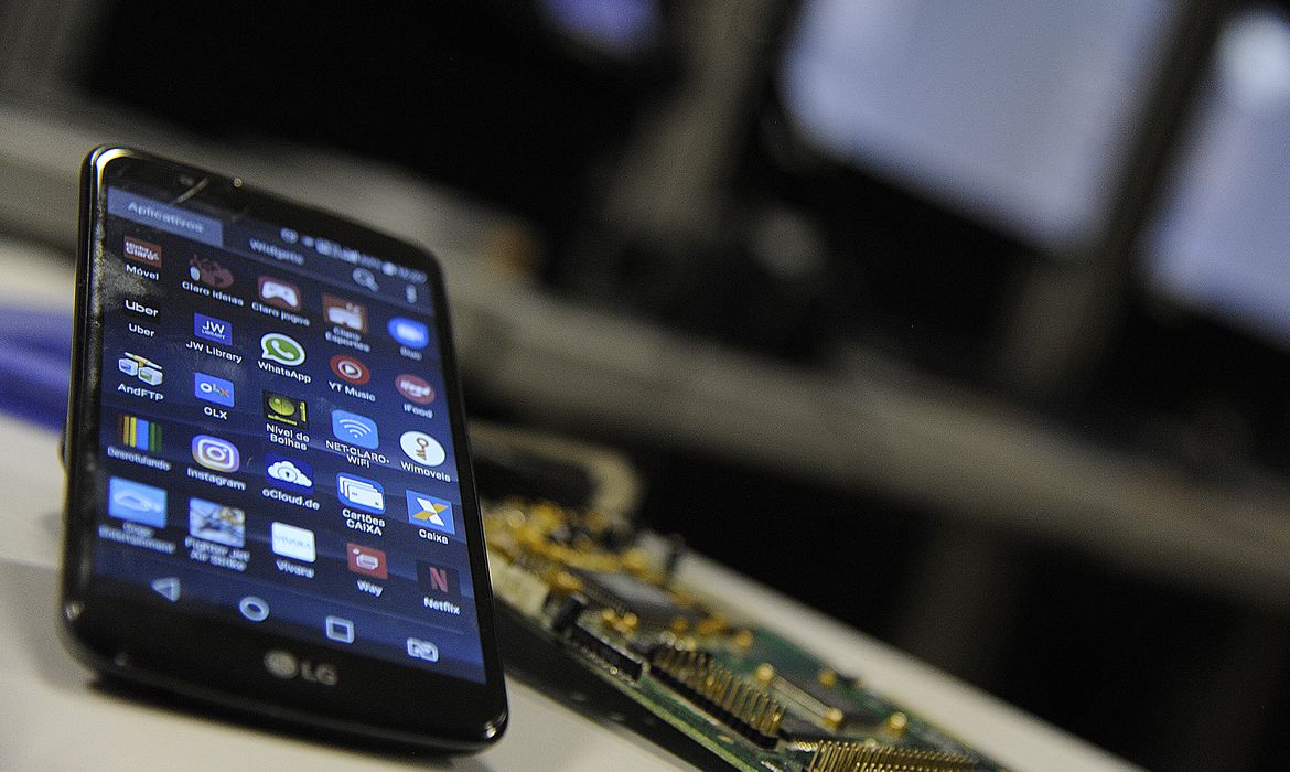Adiamento do leilão 5G não prejudica implantação, diz ministro