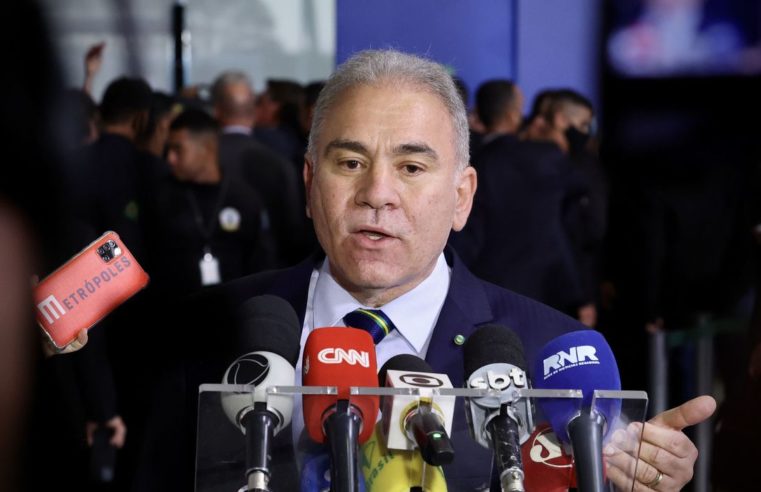 Brasil chega a 40% da população completamente vacinada contra covid-19