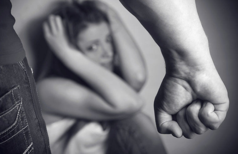 Dossiê Mulher: mais de 98 mil mulheres foram vítimas de violência no ano passado