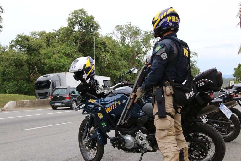 PRF no Rio de Janeiro reforça o policiamento para a Operação Nossa Senhora Aparecida 2021