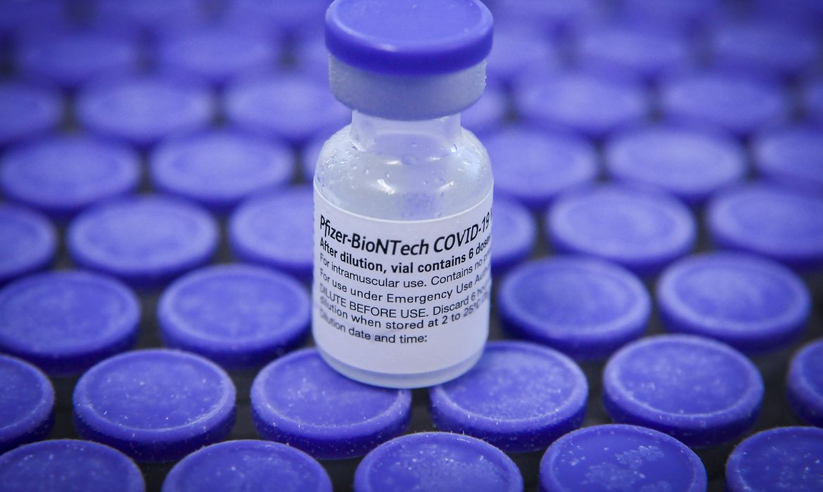 Covid-19: Brasil recebe nova remessa de vacinas da Pfizer