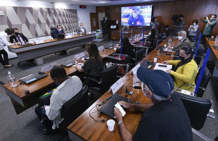 Parentes de vítimas da covid-19 fazem relatos e pedem mudanças na lei