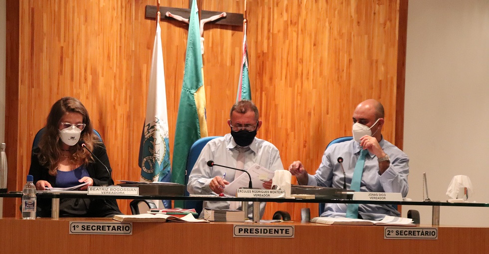 Nesta quinta-feira, dia 30, a Casa Legislativa trirriense recebeu a visita do presidente do Instituto Recicleiros
