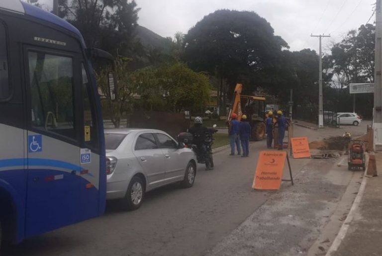 Setranspetro alega que obras em Itaipava geram atrasos de uma hora nos ônibus da Turp Transporte