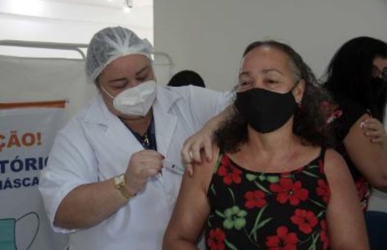 Nova Iguaçu aplica dose de reforço em idosos acima de 60 anos a partir desta segunda-feira (4)