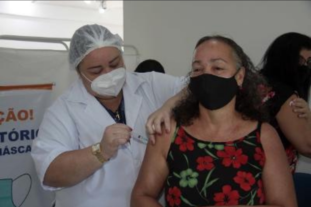 Nova Iguaçu aplica dose de reforço em idosos acima de 60 anos a partir desta segunda-feira (4)