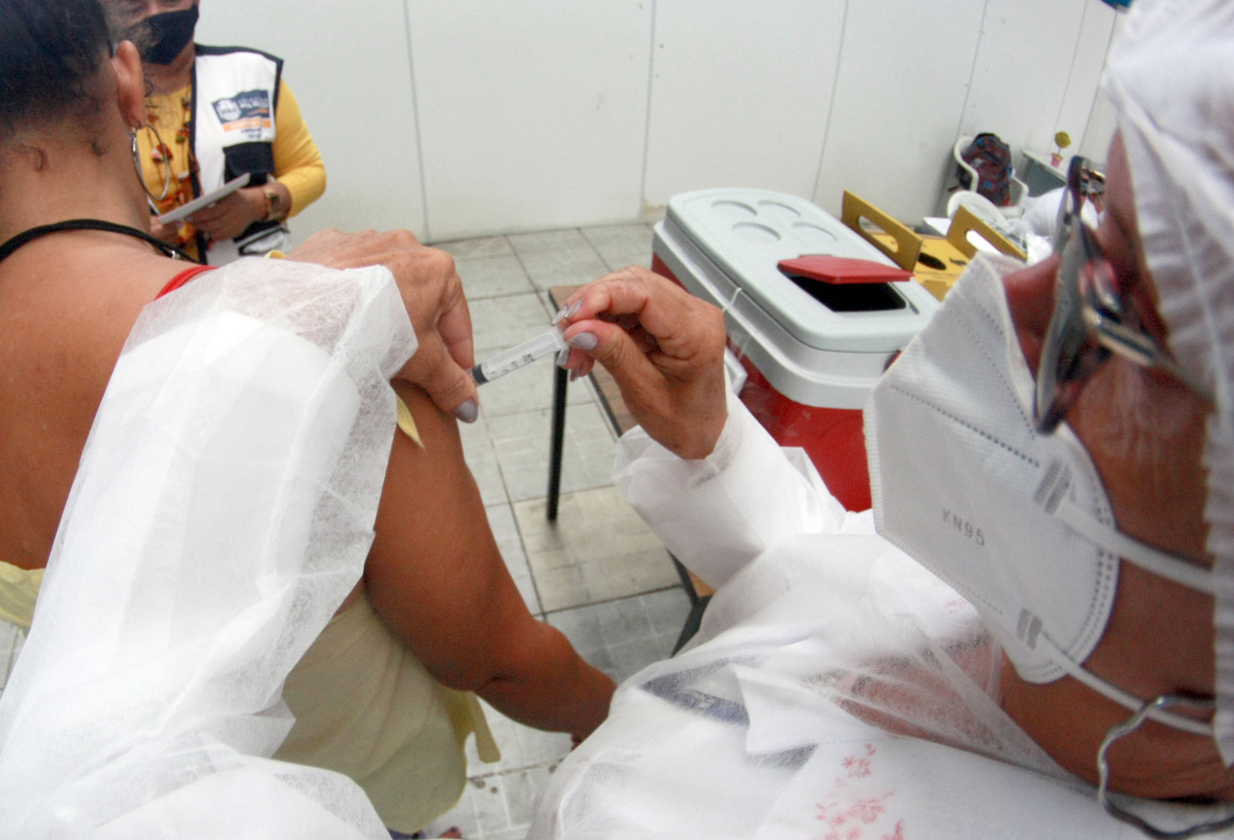 Nova Iguaçu segue vacinando pessoas acima de 12 anos nesta quinta (21)
