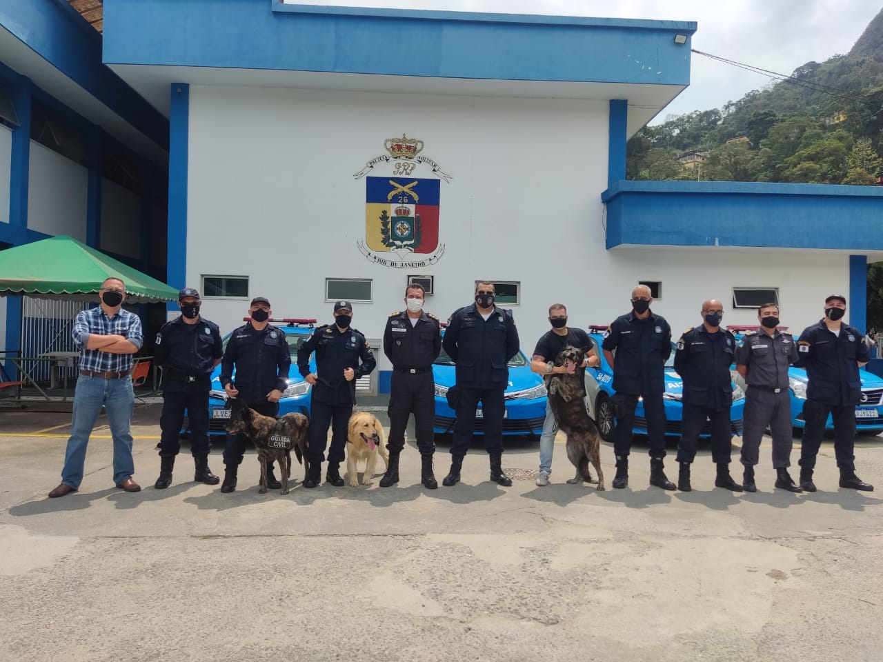PM presta homenagem ao Grupamento de Operações com Cães da Guarda Civil Municipal