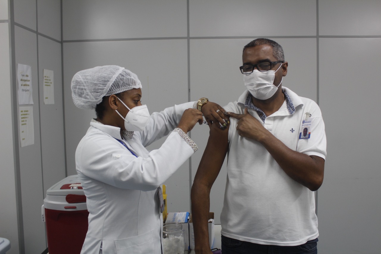 Nesta quinta-feira (7) serão vacinadas pessoas acima de 12 anos em Nova Iguaçu