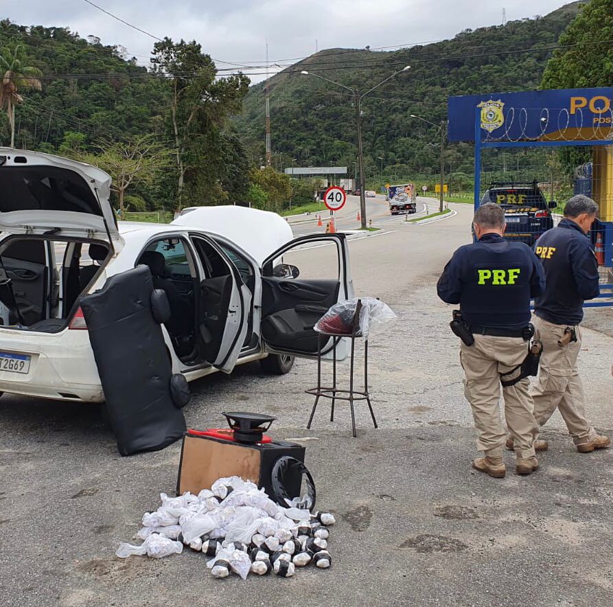 Operação Égide: PRF prende motorista de aplicativo com cocaína e ecstasy em Teresópolis/RJ
