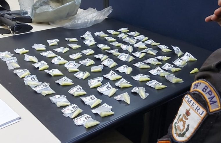 Homem é preso após ser flagrado com drogas no Carangola