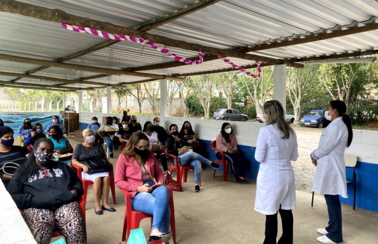 Ação do Outubro Rosa realizada pelo CRAS Volante de Teresópolis faz sucesso entre mulheres assistidas pela unidade