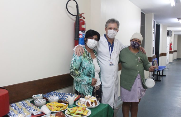 Outubro Rosa: HGNI promove café da manhã para pacientes que enfrentam o câncer de mama