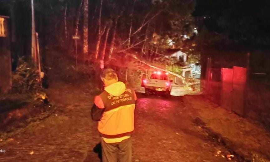 Defesa Civil mantém estágio operacional de atenção e segue com equipes reforçadas