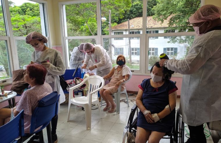 Pacientes do Hospital Alcides Carneiro ganham dia de beleza em Petrópolis