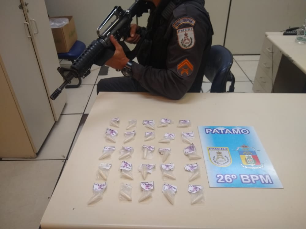 PM apreende drogas no Jardim Salvador