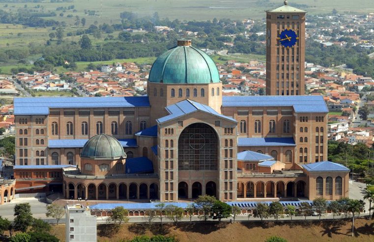Santuário de Aparecida limita capacidade de público no feriado