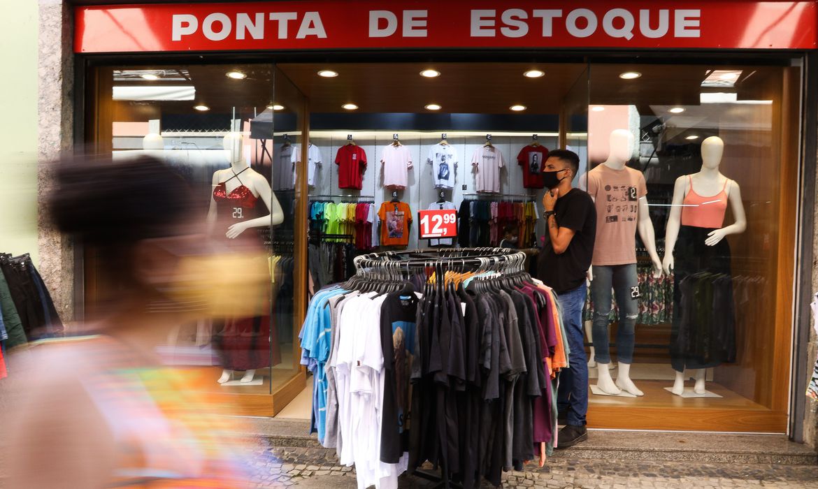 Ipea diz que desemprego tem queda de 1,5 ponto percentual em um ano