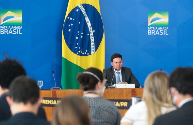 Ministro diz que Auxílio Brasil terá reajuste de 20%