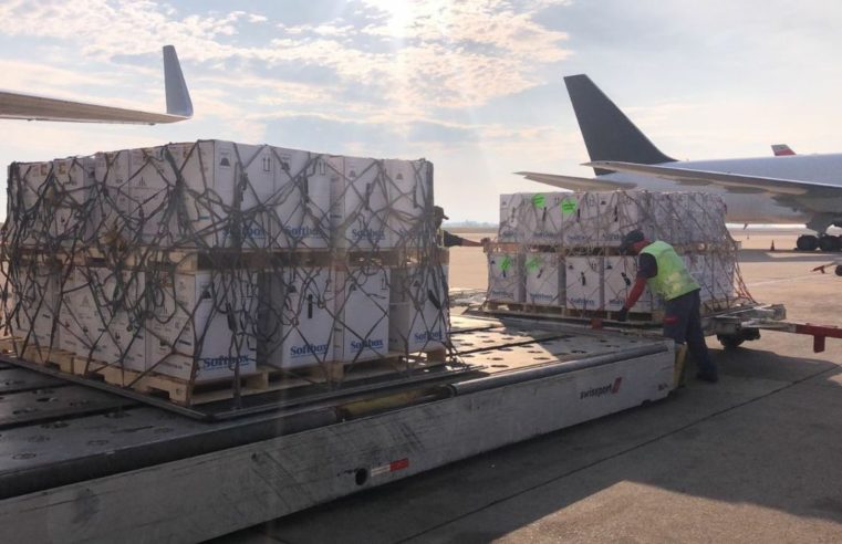 Covid-19: país recebe lote com 2,4 milhões de vacinas da Pfizer