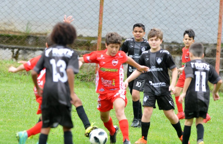 Confrontos das semifinais do Futebol de Campo Sub-11 serão definidos neste domingo