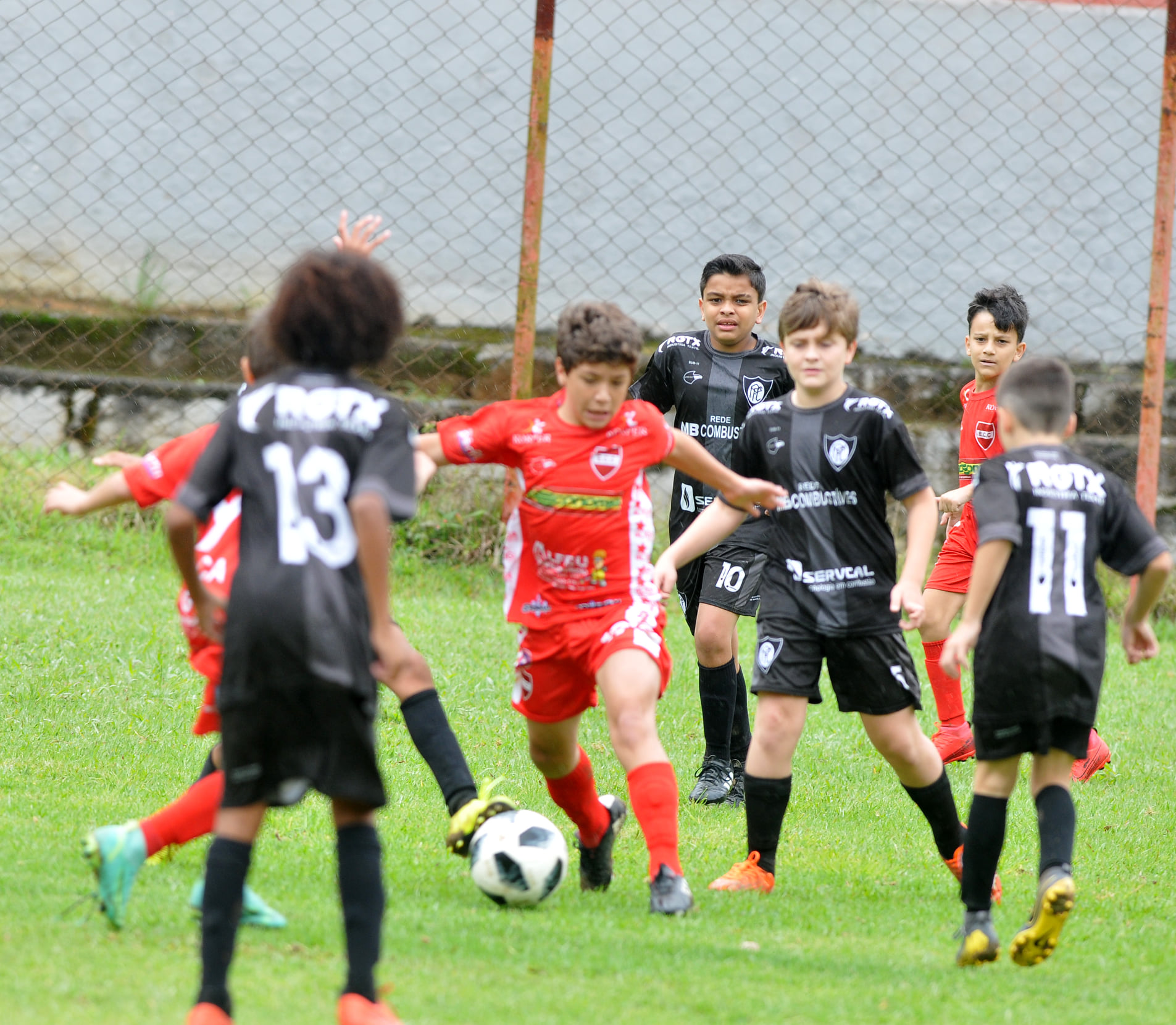 Confrontos das semifinais do Futebol de Campo Sub-11 serão definidos neste domingo