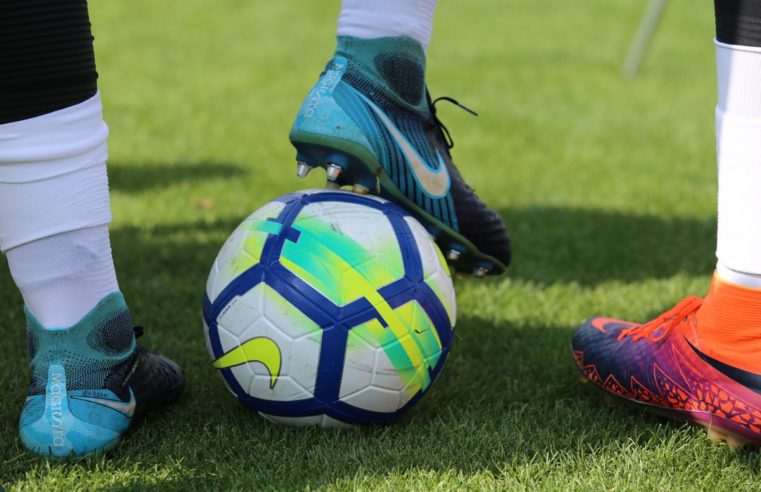 Especialistas analisam futuro do futebol brasileiro
