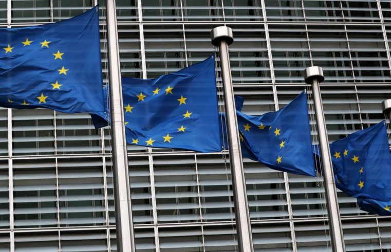 UE estima aprovar vacina contra nova variante da covid em 3 a 4 meses