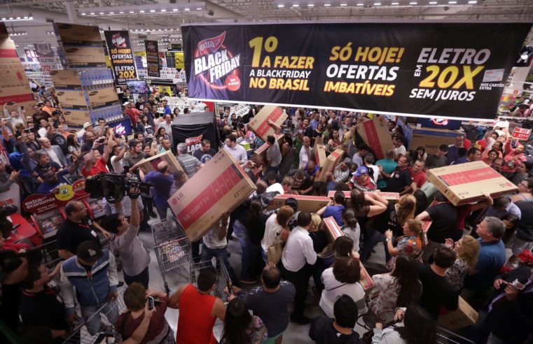 Mais de 8,4 milhões de fluminenses têm a intenção de comprar na Black Friday, mostra pesquisa do IFec RJ