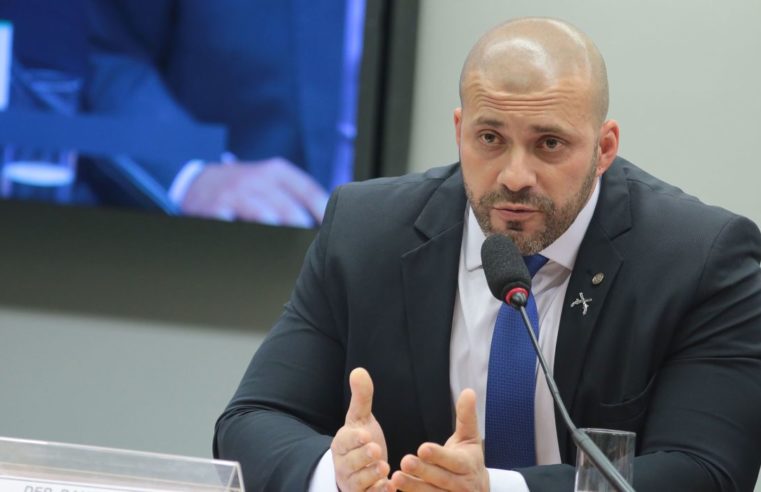 Deputado Daniel Silveira deixa a prisão em Niterói