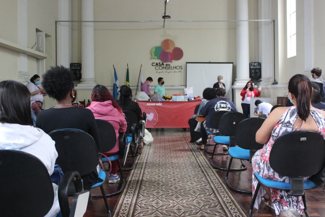 Mulheres participam de ação do projeto Reage Mãe em Petrópolis