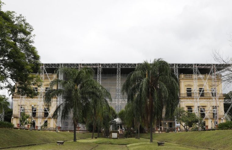 Museu Nacional começa restauração das fachadas e telhados