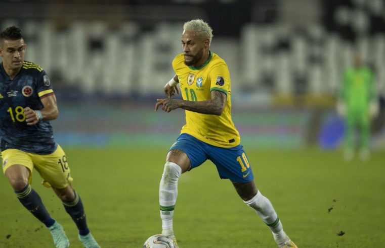 Neymar sente coxa esquerda durante treino e não enfrenta Argentina