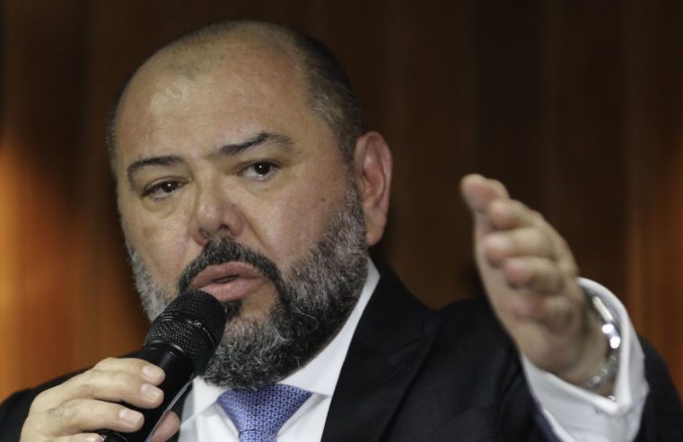 Novo presidente do INSS toma posse
