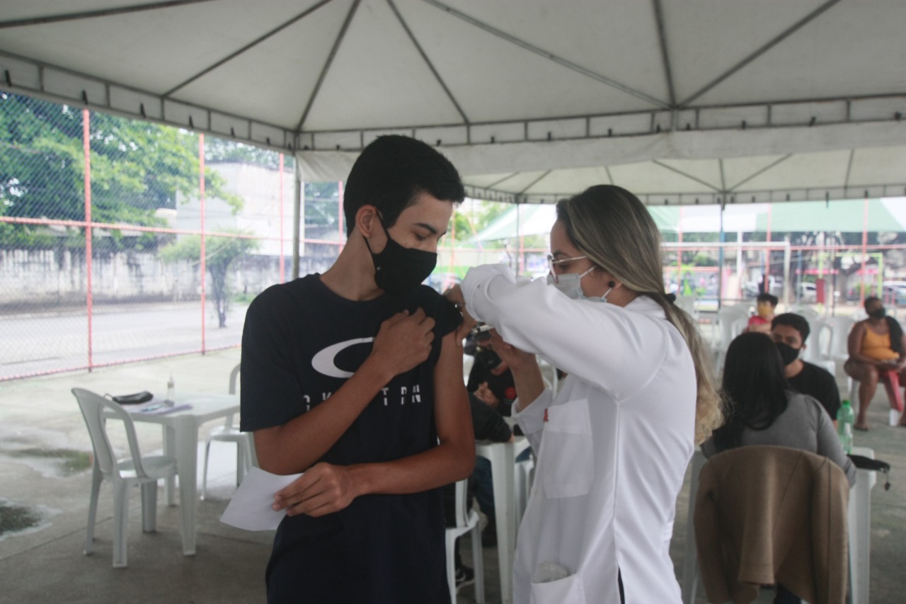 Nova Iguaçu vacina pessoas acima dos 12 anos nesta quinta-feira (4)