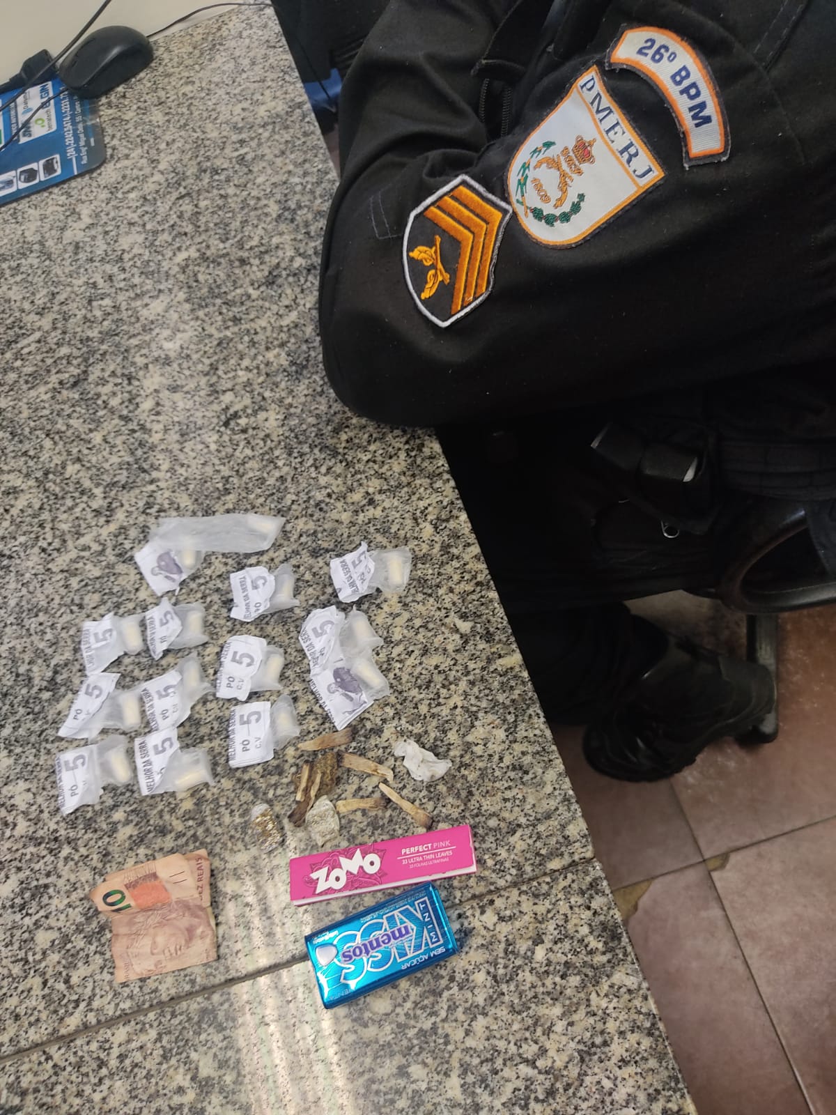 Três homens são presos com drogas na BR-040