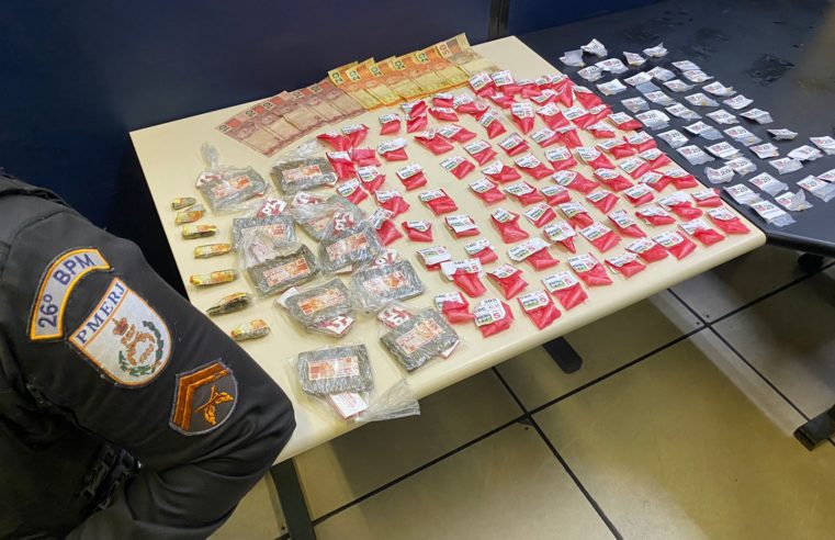 Polícia Militar apreende drogas no Quitandinha e no Retiro