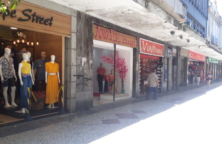 Lojas da Rua Teresa aderem ao período de descontos de novembro