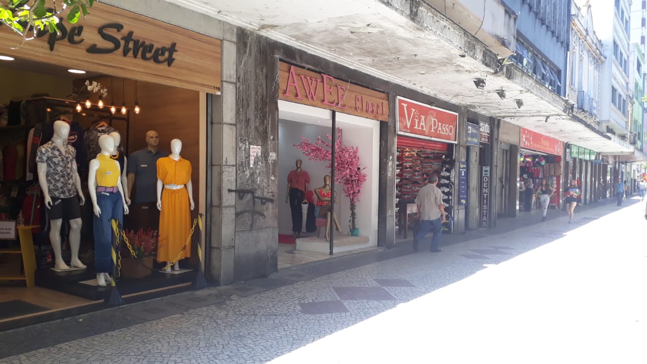 Lojas da Rua Teresa aderem ao período de descontos de novembro
