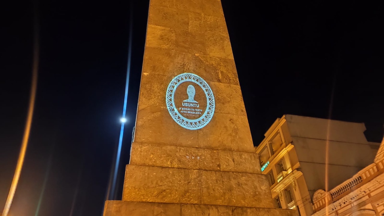 Heróis negros são homenageados com projeção no Obelisco